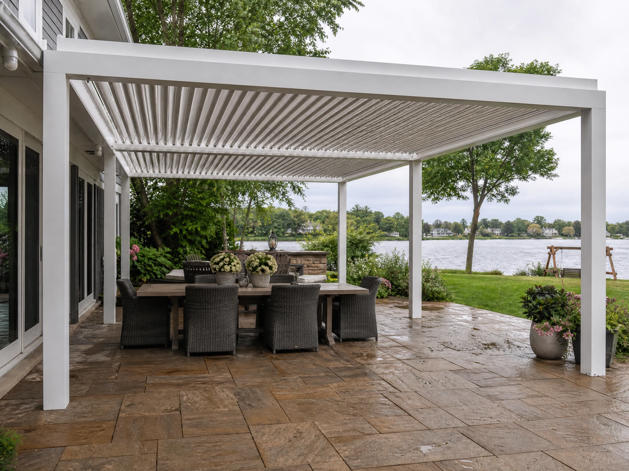 230 Series Custom Louvered Pergola